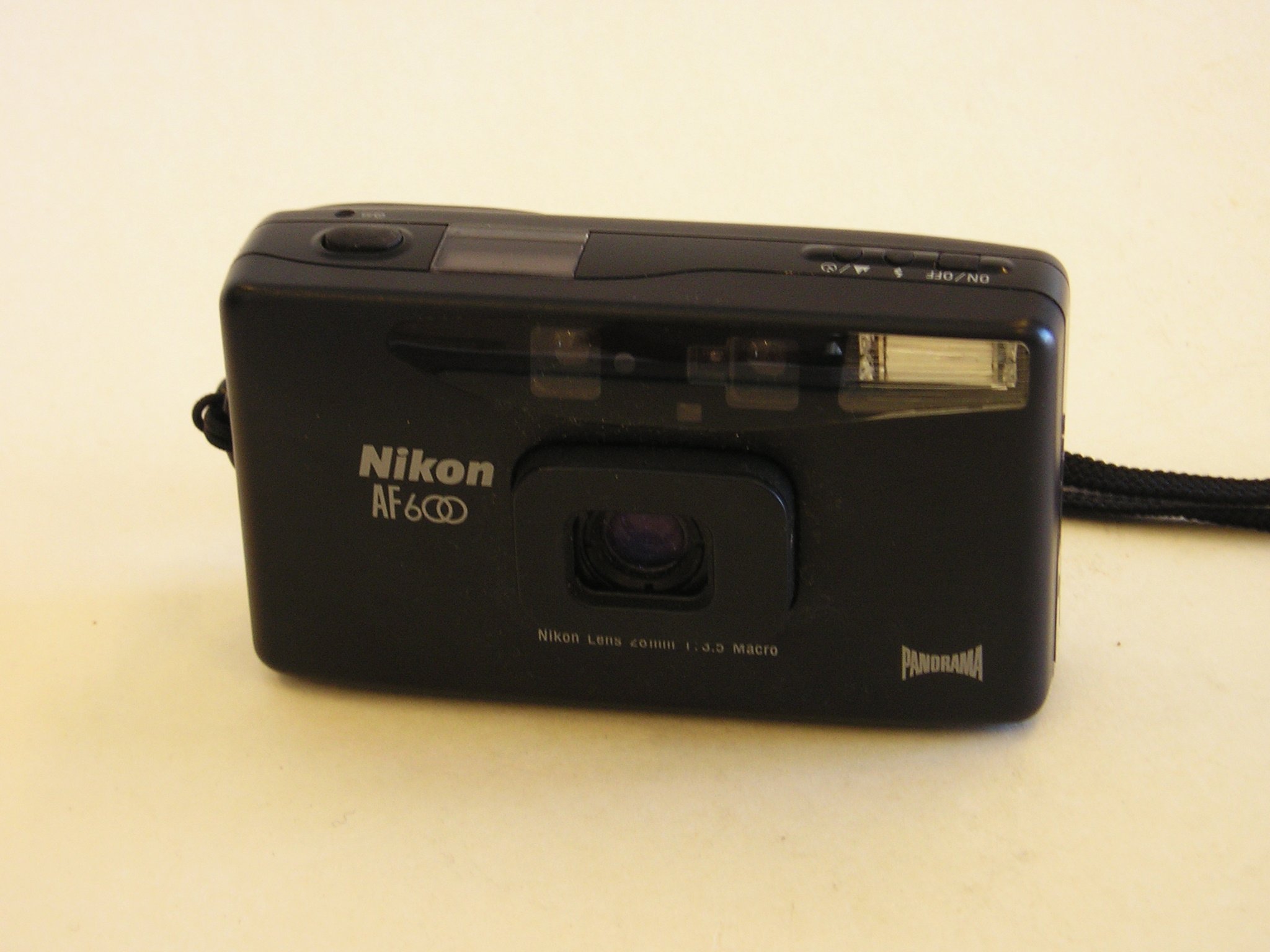 Nippon Kogaku Nikon AF 600 panorama