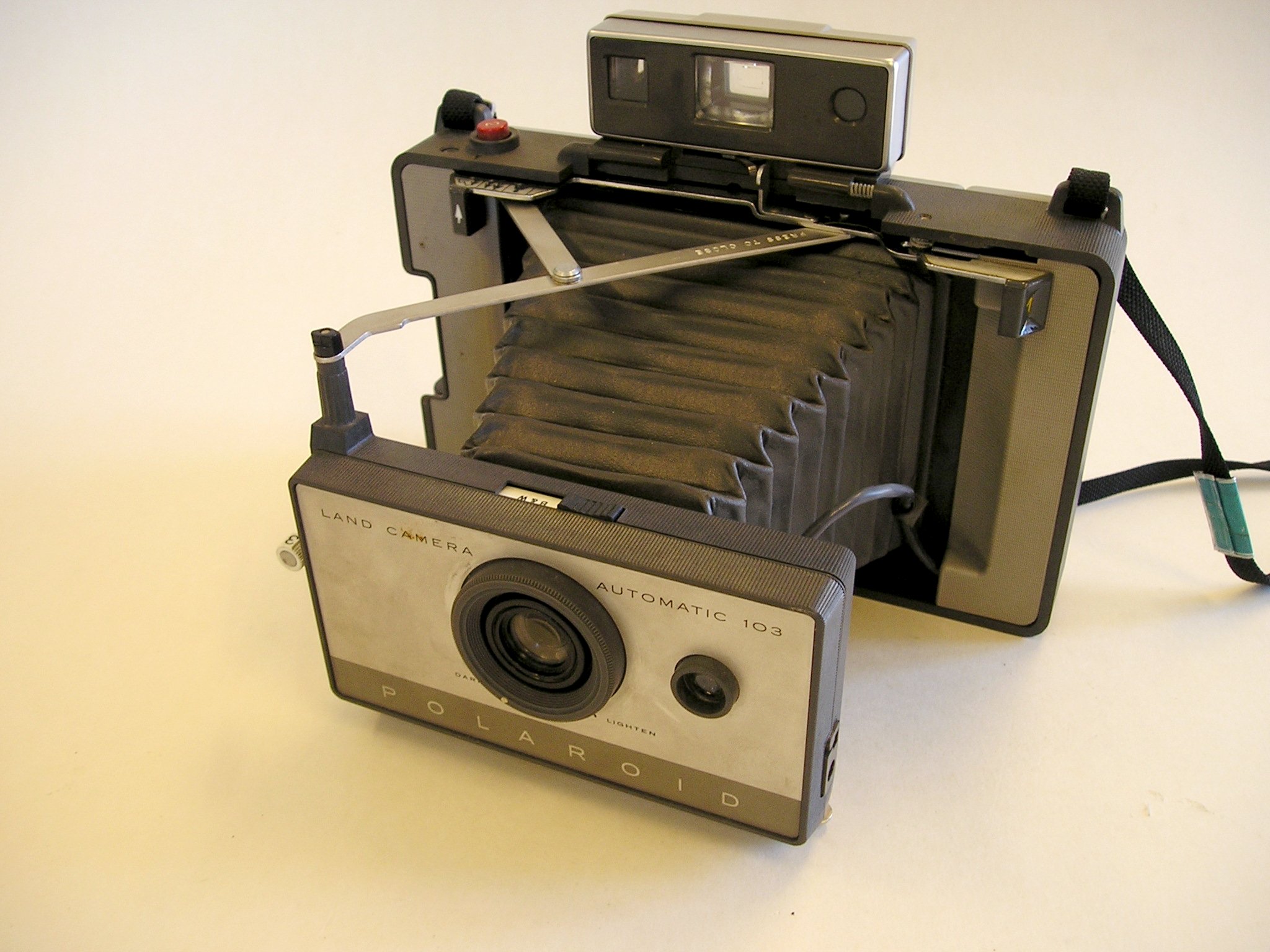 Polaroid 103